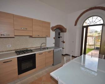 Valentina house, apartment, ideal couple or family - Pietrasanta - Cucina