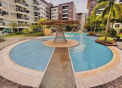 M Your Iloilo City Sanctuary - إيلويلو ستي - حوض السباحة
