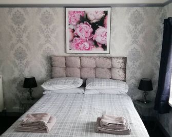 The Old Castle - Weymouth - Bedroom