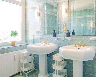 Spacious Apartment in Strausberg - Sleeps 6 - Strausberg - Bathroom