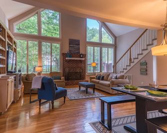 Award Winning Chalet Retreat-Downtown Nashville Opry And More! Premier Partner - Nashville - Salon