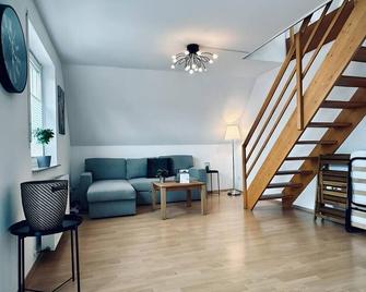 FeWo Am Waldhügelsee - mit Balkon - Rheine - Wohnzimmer