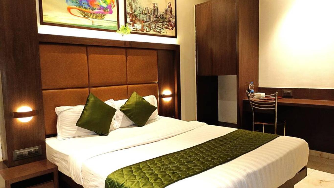Hotel Express Inn, Panvel