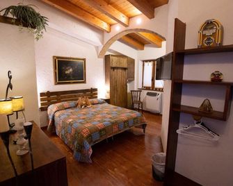 La Casa In Pietra - Resuttano - Habitación