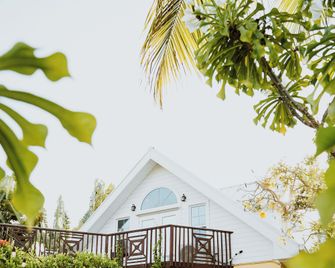 Shangri-La Boutique Bed & Breakfast - West Bay