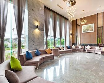 Cat Ba Paradise Hotel - Sky Bar & Massage - Haiphong - Lobby