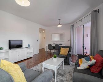 Luxury View Apartment Funchali - Funchal - Living room