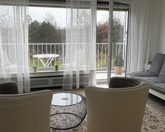 Apartment near the center with balcony and view of the city park - אסן - סלון