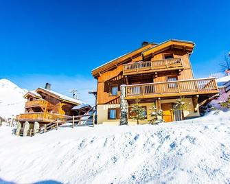 Luxury chalets (6p) With 3 bed- and bathrooms. In center of Saint François Longchamp ski in & out. - Saint-François-Longchamp - Building