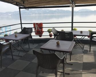 Houseboat Stay on the mighty Brahmaputra - Guwahati - Balcony