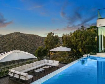 Linda Flora Modern Estate- Stunning Bel Air Modern Masterpiece - Los Angeles - Piscina