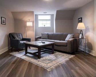 ✧Knoxville Historical Hideaway✧ Cozy Suite - Knoxville - Wohnzimmer