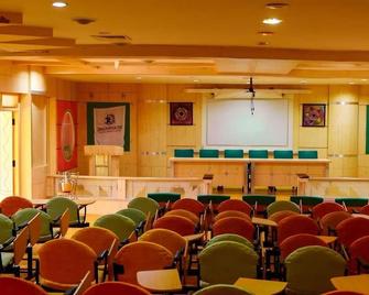 Jtc Club Resort - Karumattampatti - Meeting room