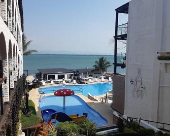 Hotel Mi Paraíso Río Dulce - Fronteras - Басейн