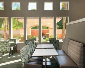 Residence Inn Phoenix Mesa - Μέσα - Εστιατόριο
