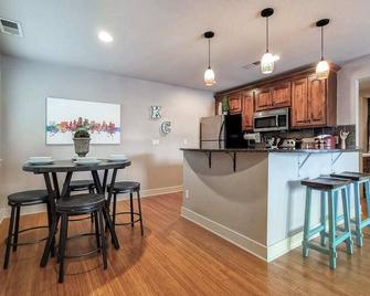 Amazing Locale 2kingbr 1bth - Kansas City - Cocina