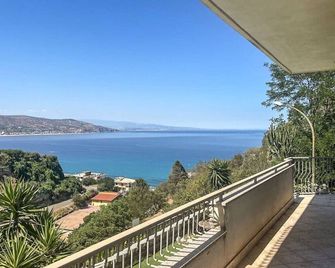 Hssoverato - Camera Matrimoniale - Soverato - Balcon