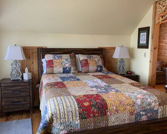 The Carriage Haus Studio Downtown Mackinaw City! - Mackinaw City - Habitación