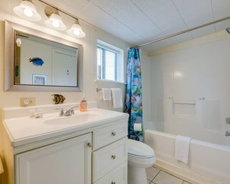 Walk to Aransas Bay Beautiful Rockport Townhome - Rockport