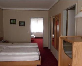 Hotel Domino - Hanau - Slaapkamer