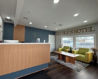 Double N Motel - Ponca City - Front desk