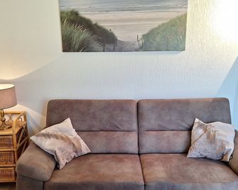 Beachpark 67 holiday chalet on park next to the North Sea beach - Renesse - Salon