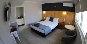 Sleepy Hill Motor Inn - Raymond Terrace - Bedroom
