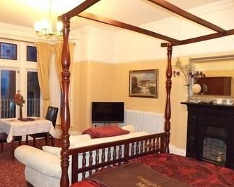 Britten House - Lowestoft - Living room