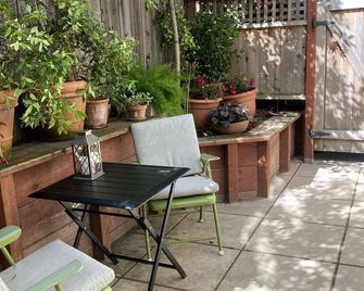 Stylish Private Flat in Historic Neighborhood - Petaluma - Patio