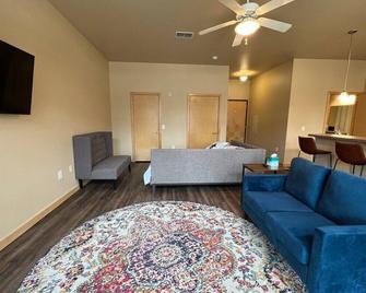 Cannery Square Short Term Rentals -102 - Sun Prairie - Habitación