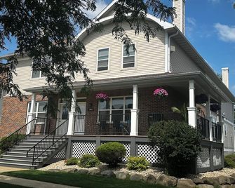 Capital City- 6 Miles from Madison with fireplace - Sun Prairie - Budova