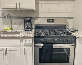 Charming Metro Hideway-less than 30 minutes to Manhattan,NYC,10 minutes to EWR - Newark - Cozinha