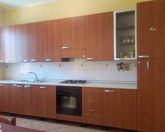 Apartment near the sea and the main course - Le Castella - Cucina