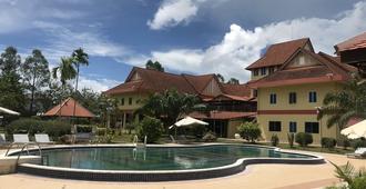 Don Bosco Hotel School - Sihanoukville - Piscina