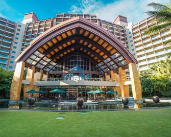 Pullman Oceanview Sanya Bay Resort & Spa - Sanya - Pool