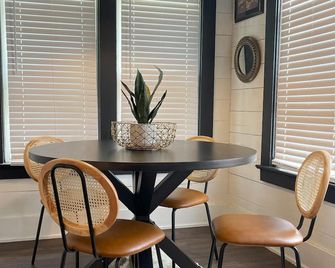 Cozy Modern Home Near Wsu, Pet-Friendly, Fast Wi-Fi & Fire Pit - Pullman - Essbereich