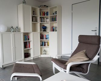 Comfortable vacation home in the North Sea resort of Dangast near the harbor and beach - Varel - Wohnzimmer