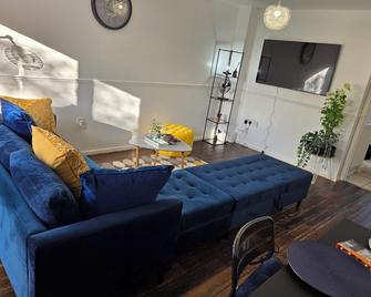 Glams2bed house - Willenhall - Living room