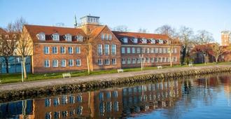 Hotel Hafenresidenz Stralsund - Stralsund - Gebäude