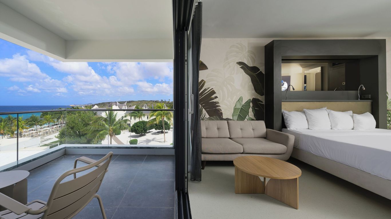 Papagayo Beach Hotel