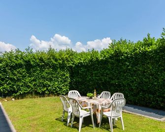Scenic Apartment in Salò With Swimming Pool - Salò - Hàng hiên