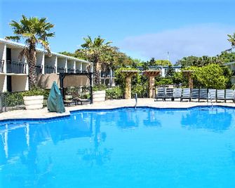 Royal Holiday Beach Resort - Biloxi - Svømmebasseng