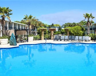Royal Holiday Beach Resort - בילוקסי - בריכה