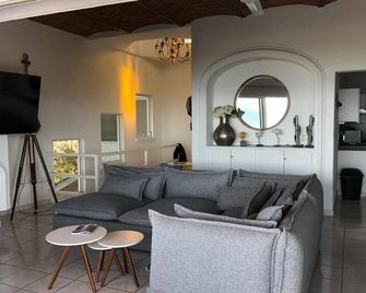 Beautiful House With A Full View To The Lake Of Chapala And Mountains - Jocotepec - Huiskamer