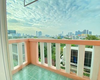 Bangna Apartment Opposite Bitec Bangna - Banguecoque - Varanda