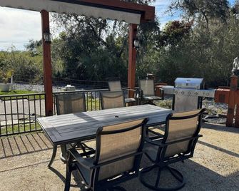 Charming campsite in West Gate River Ranch with WiFi access - River Ranch - Patio