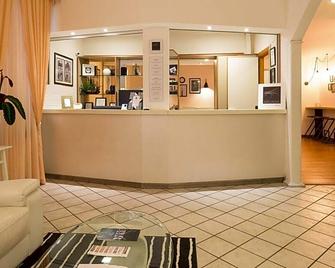 Hotel Arcadia - Macerata - Front desk