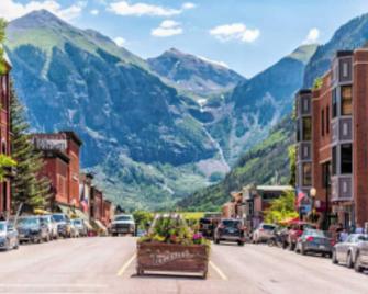 Telluride Lodge 312 by AvantStay Close to Slopes Town - Telluride