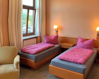 Comfortable room near Hamburg Airport - Quickborn - Slaapkamer