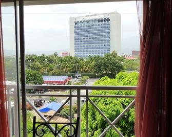 Finest Accommodations Dorchester - Kingston - Balkon